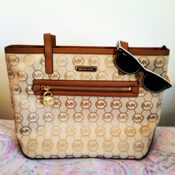 Meet your Posher, Christina - Picture 5 of 7